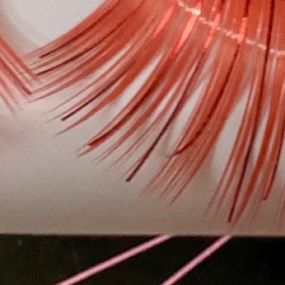 BRAND NEW! DIAMOND EMPOWERED EYELASH KIT - Picture 5 of 7